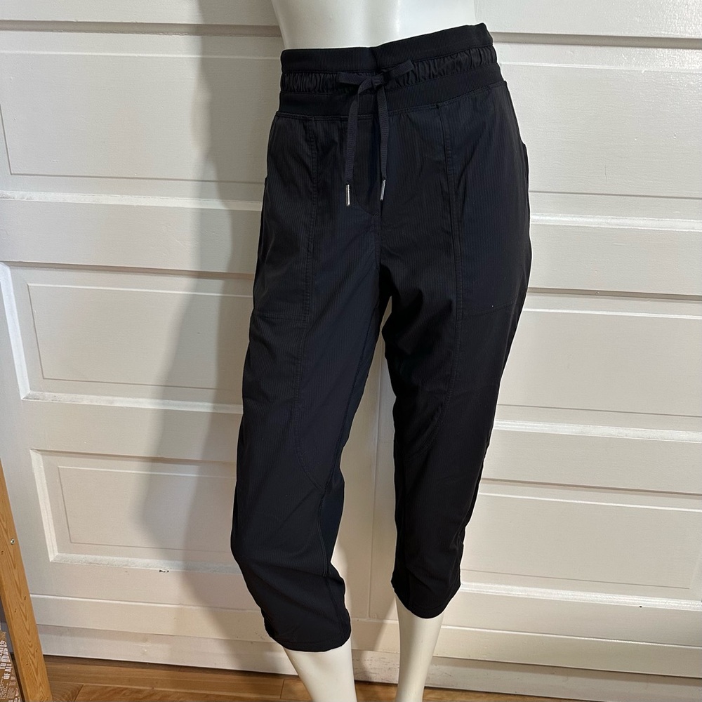 Lululemon Dance Studio Mid-Rise Crop 7/8 Pant 25” Size 8 Black $98
